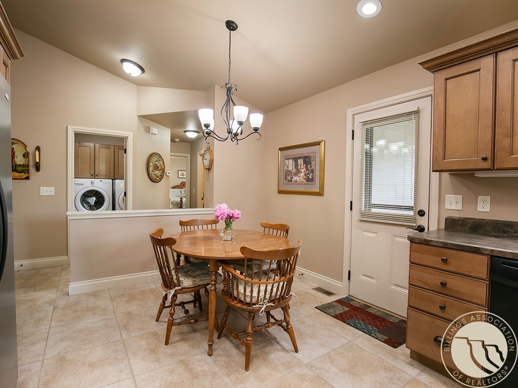 3737 Fairmeadow Court