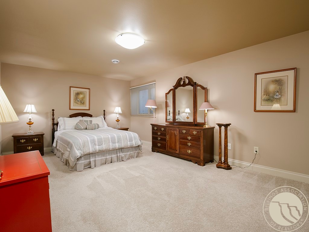 3737 Fairmeadow Court