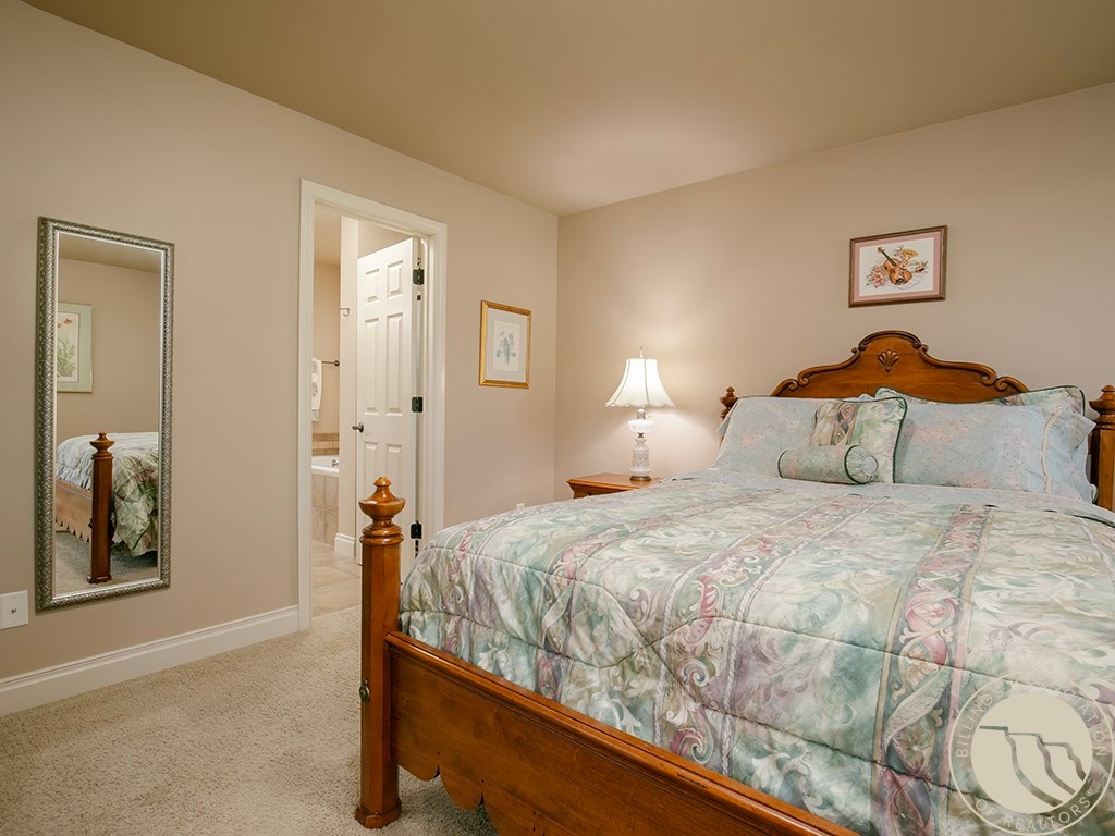 3737 Fairmeadow Court