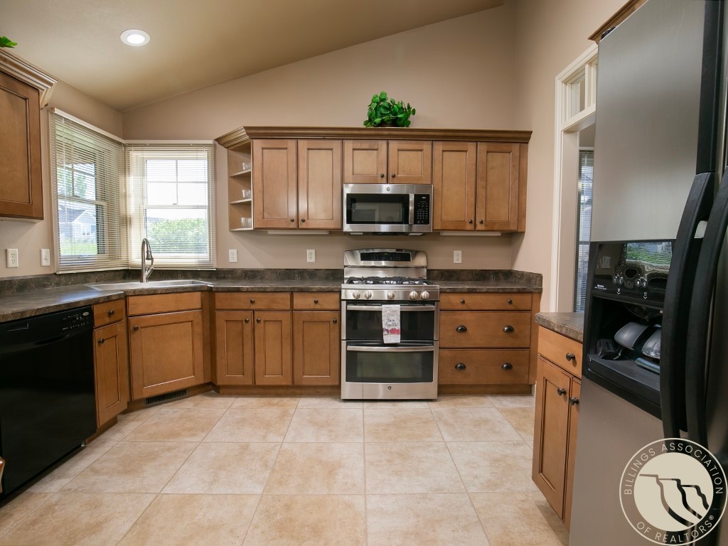 3737 Fairmeadow Court