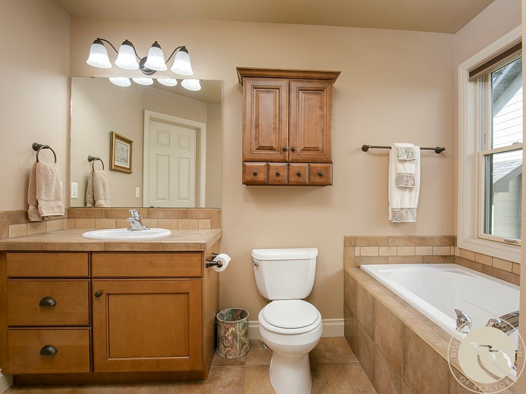 3737 Fairmeadow Court