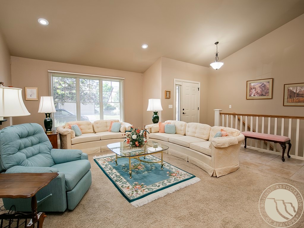 3737 Fairmeadow Court