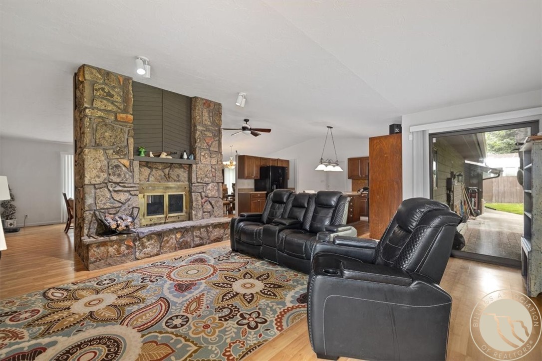 3043 Lloyd Mangrum Lane