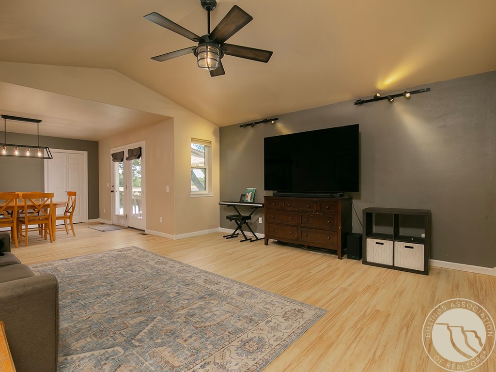 1321 Mirror Lake Lane