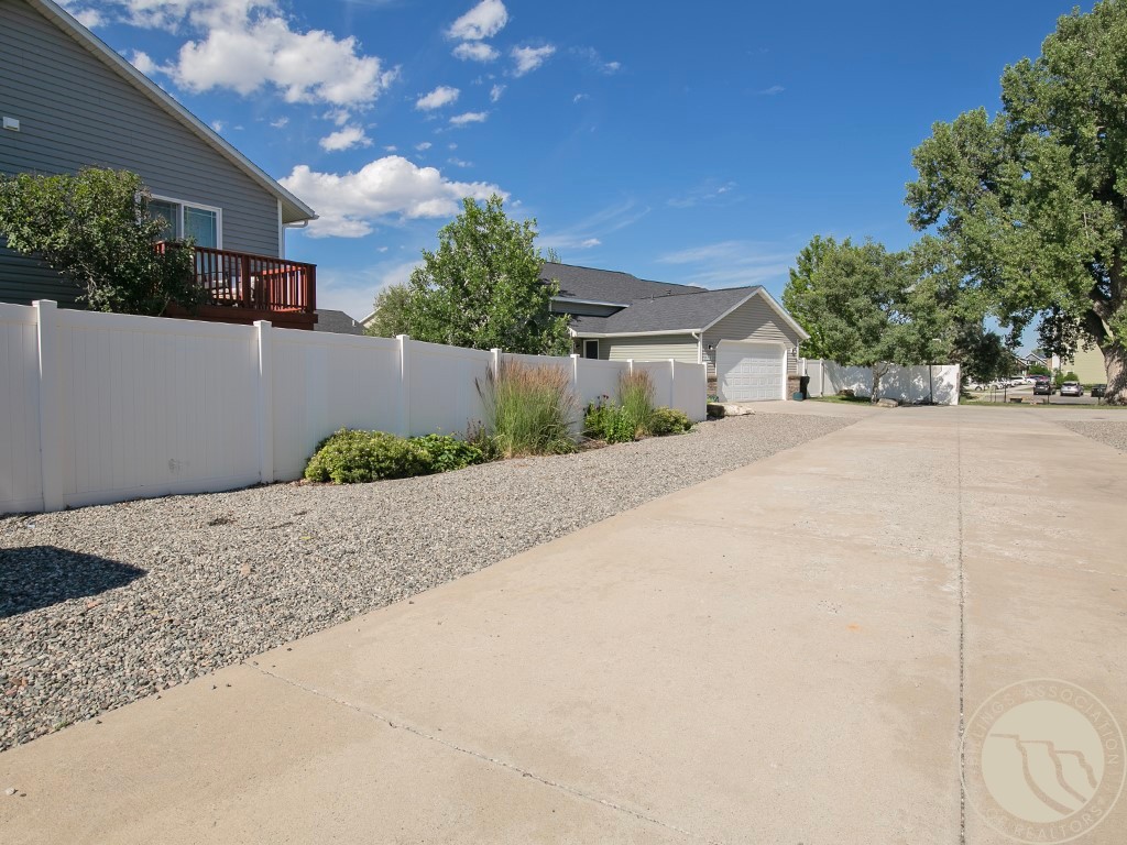 1321 Mirror Lake Lane
