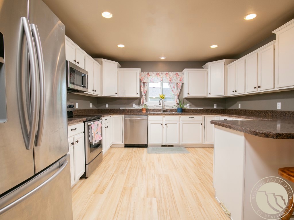 1321 Mirror Lake Lane