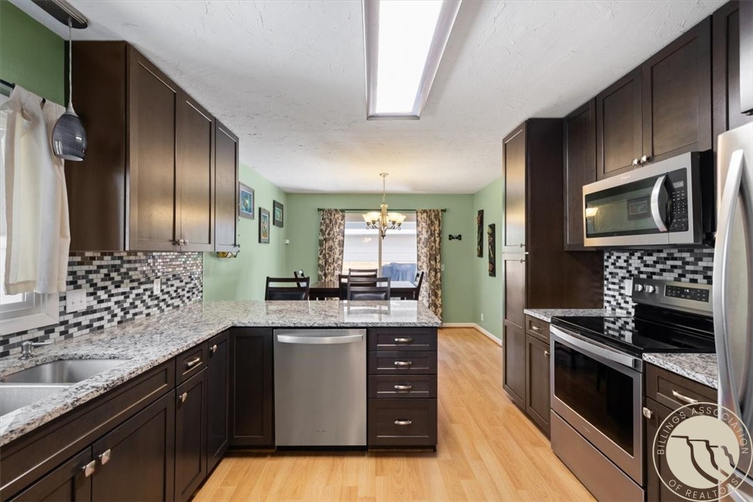 3432 Windmill Circle