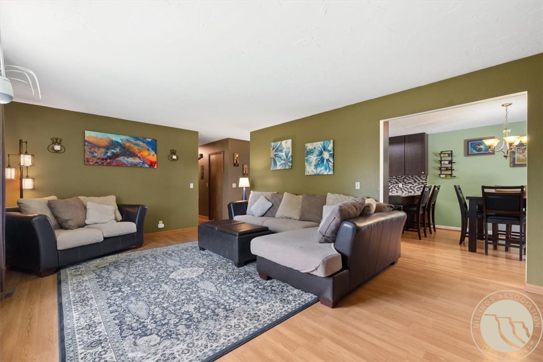 3432 Windmill Circle