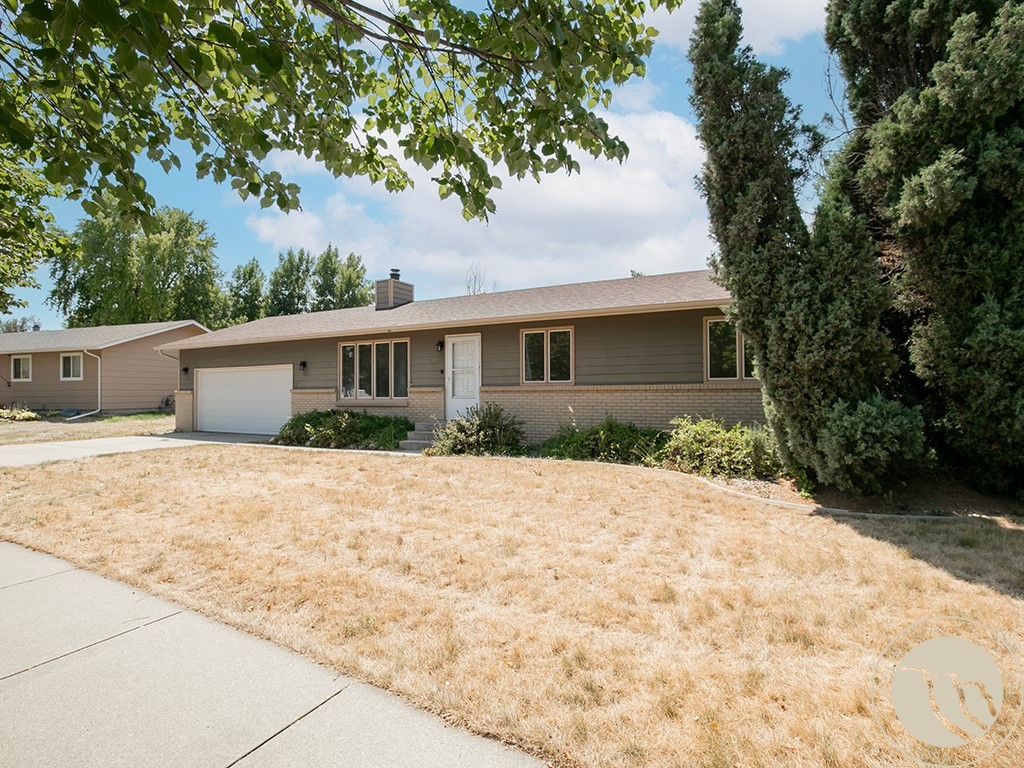 738 Aronson Avenue