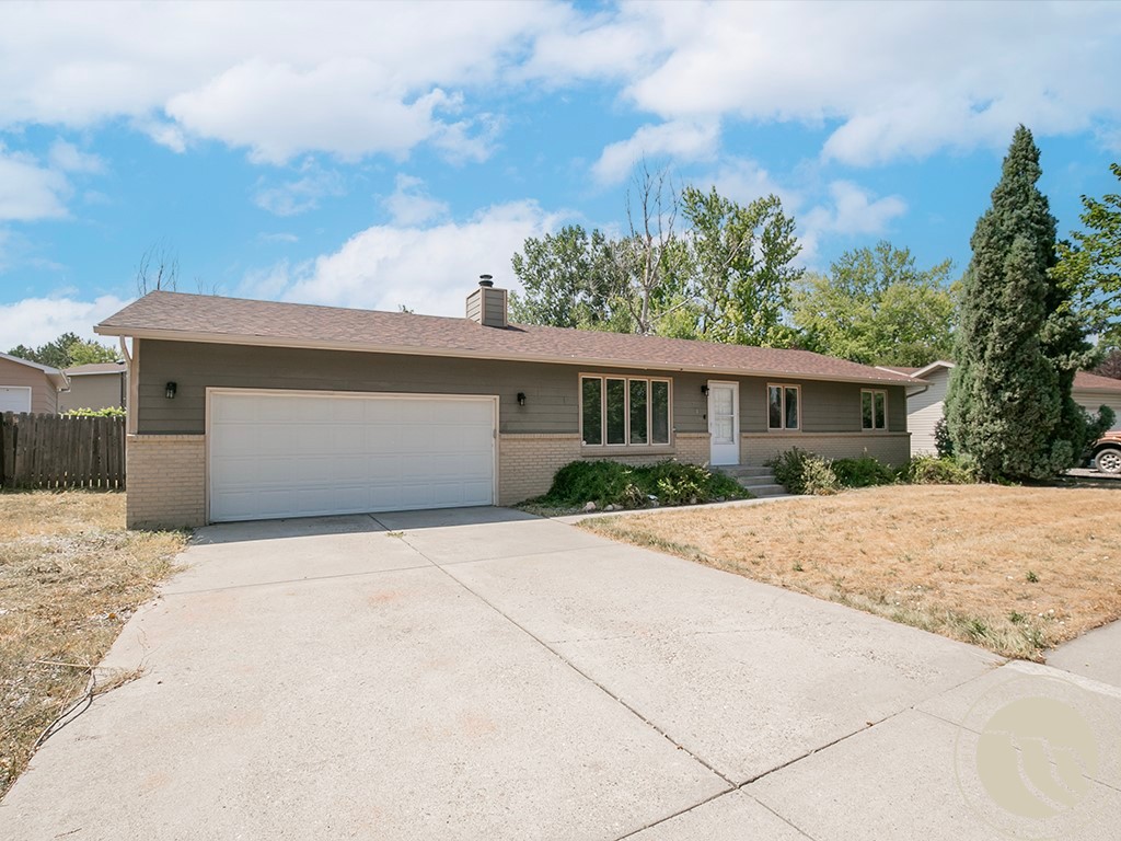738 Aronson Avenue