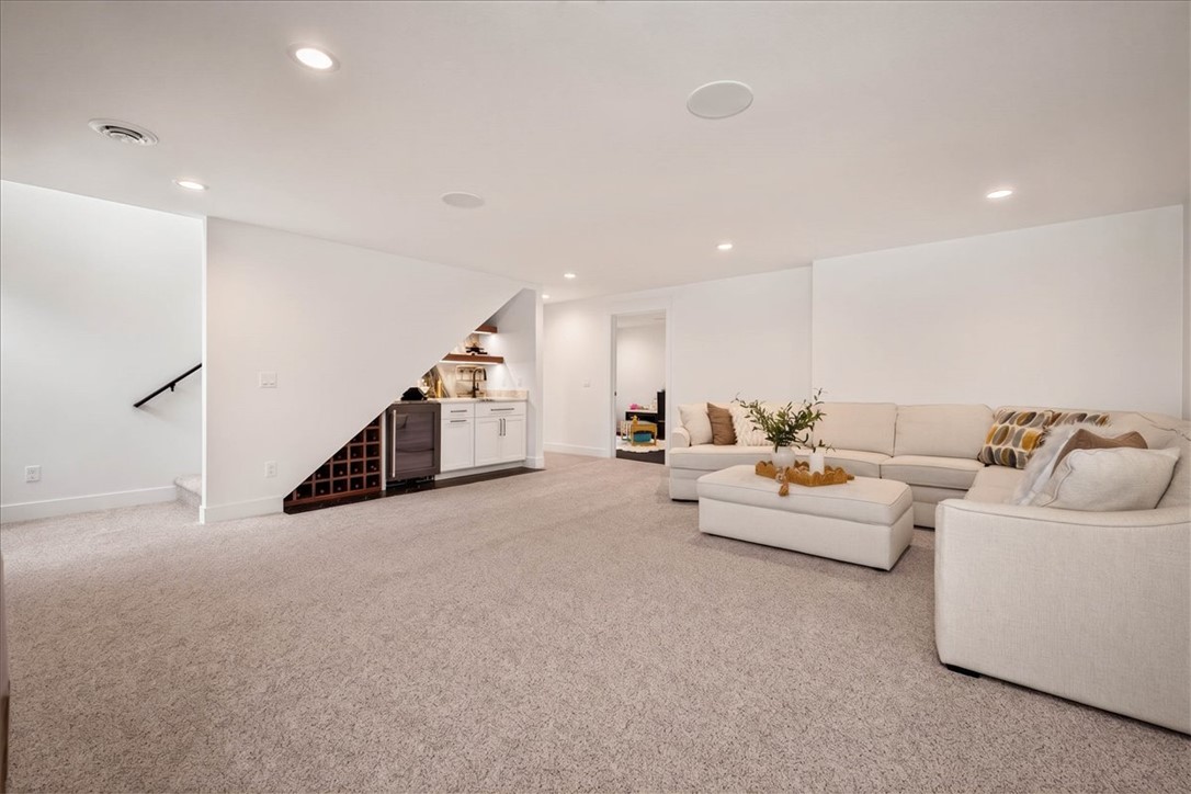 4649 Sunbeam Circle