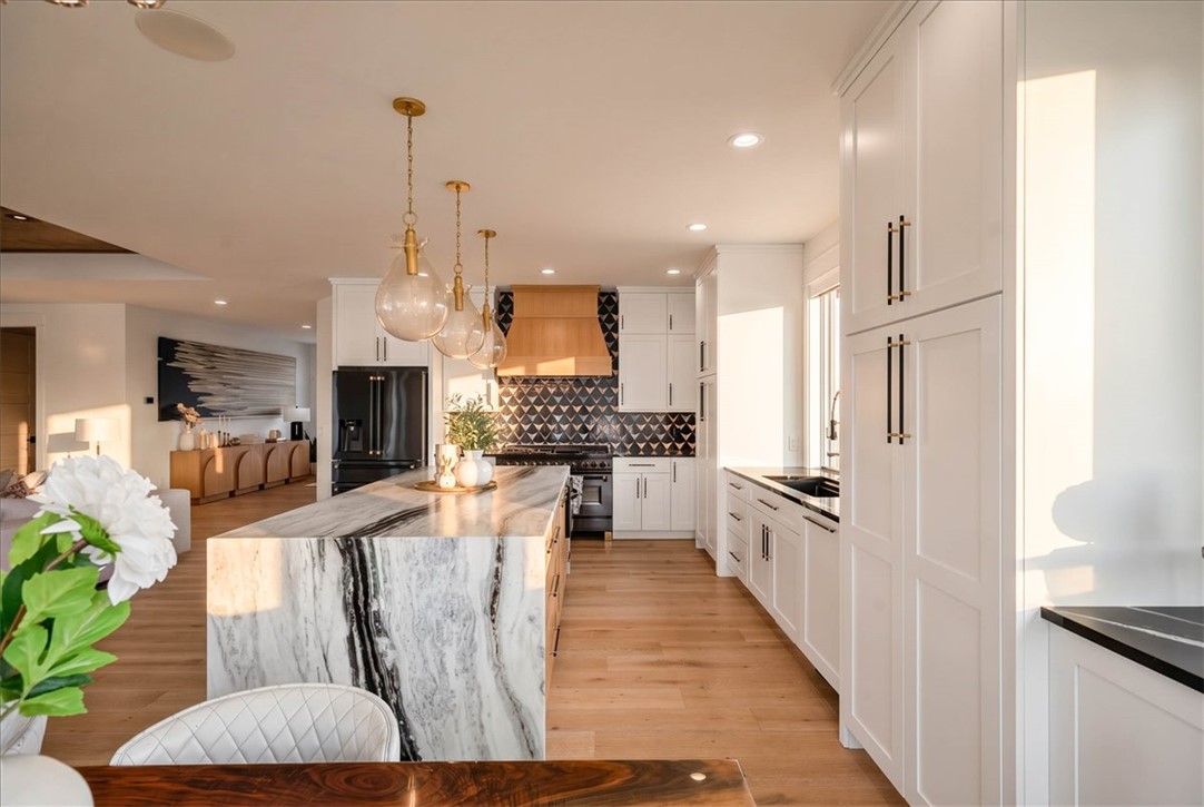 4649 Sunbeam Circle