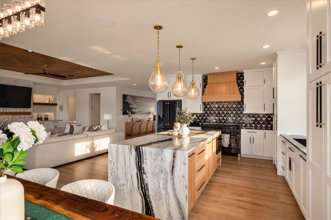 4649 Sunbeam Circle