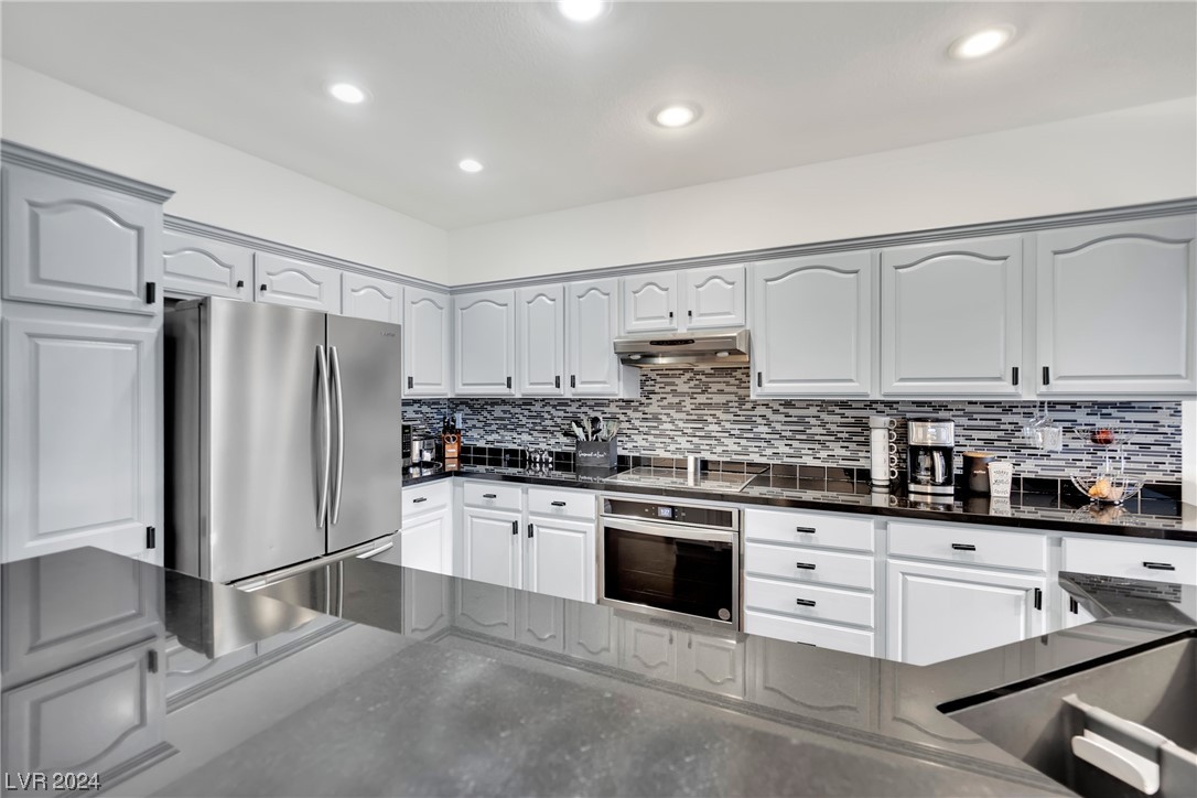 9420 San Laguna Court 104