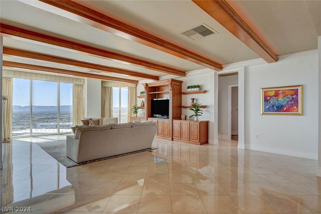 2777 Paradise Road 3704