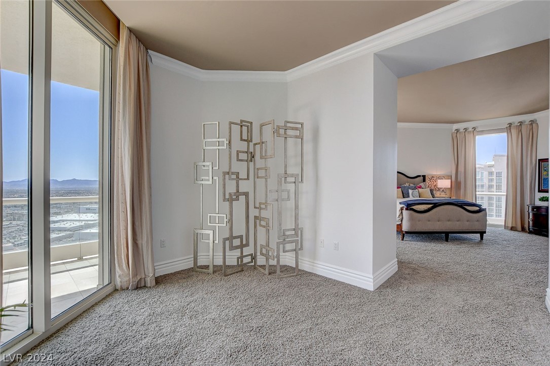 2777 Paradise Road 3704