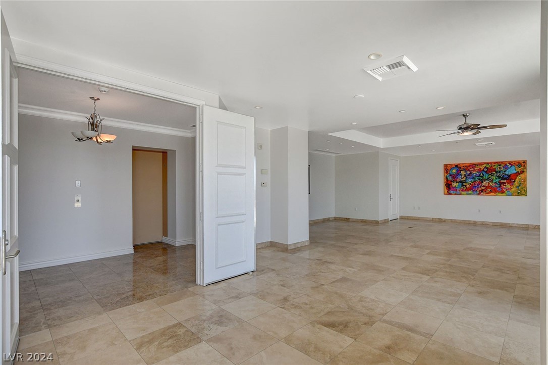 2777 Paradise Road 3704