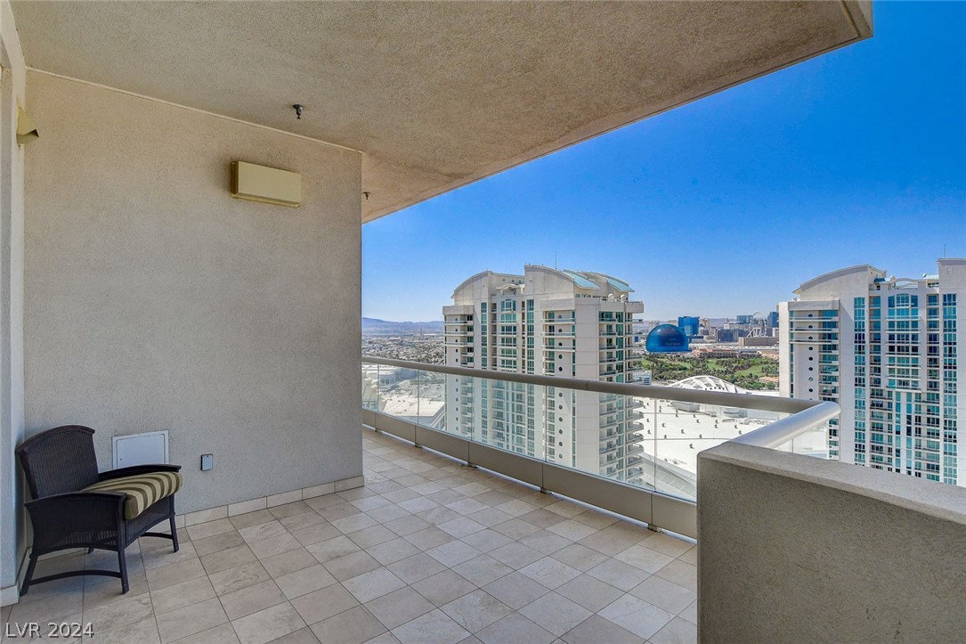 2777 Paradise Road 3704