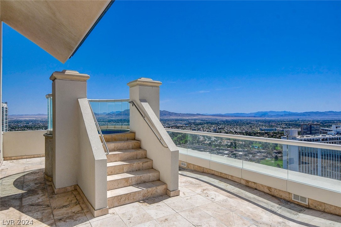 2777 Paradise Road 3704