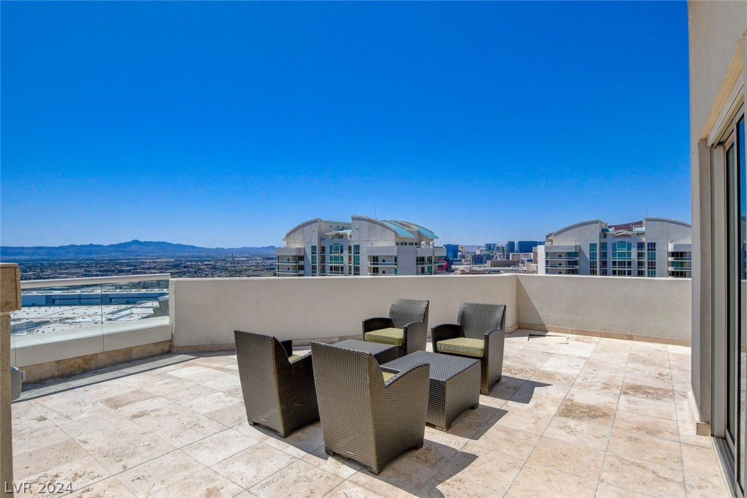 2777 Paradise Road 3704