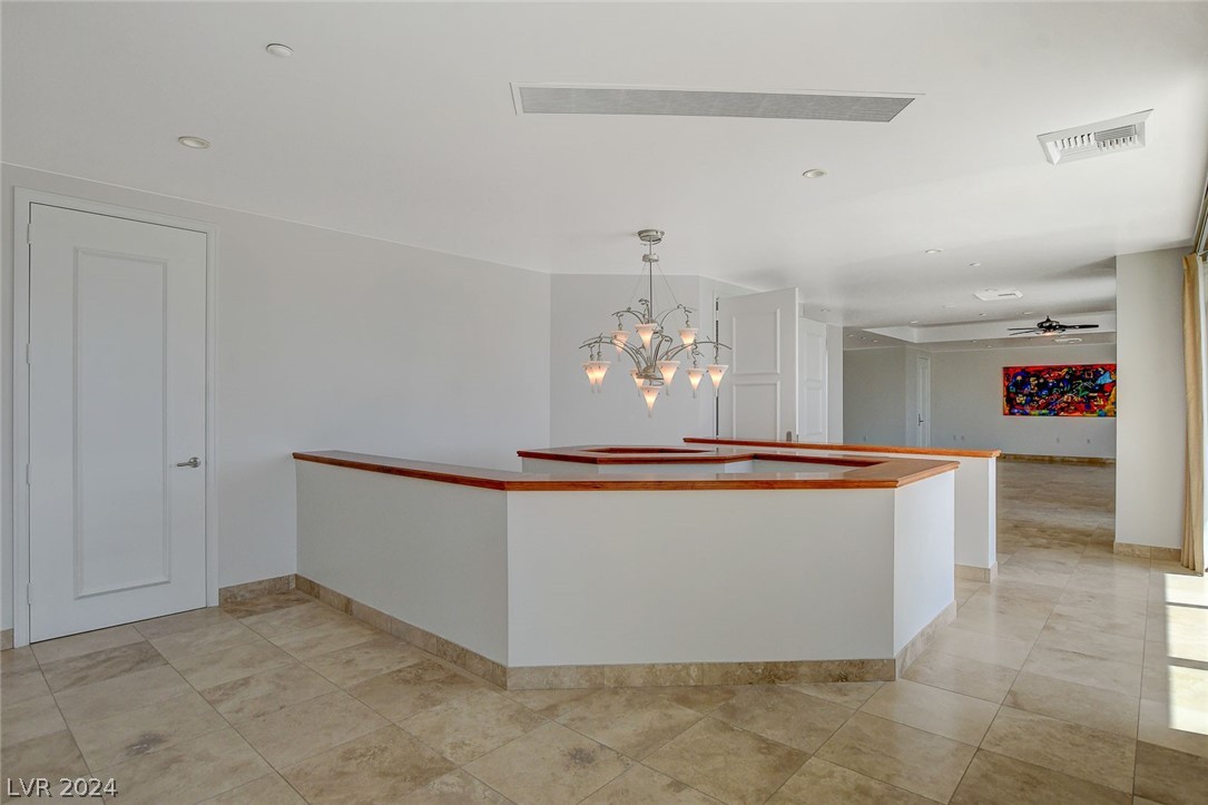 2777 Paradise Road 3704