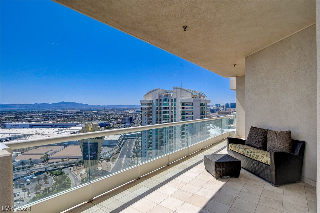 2777 Paradise Road 3704