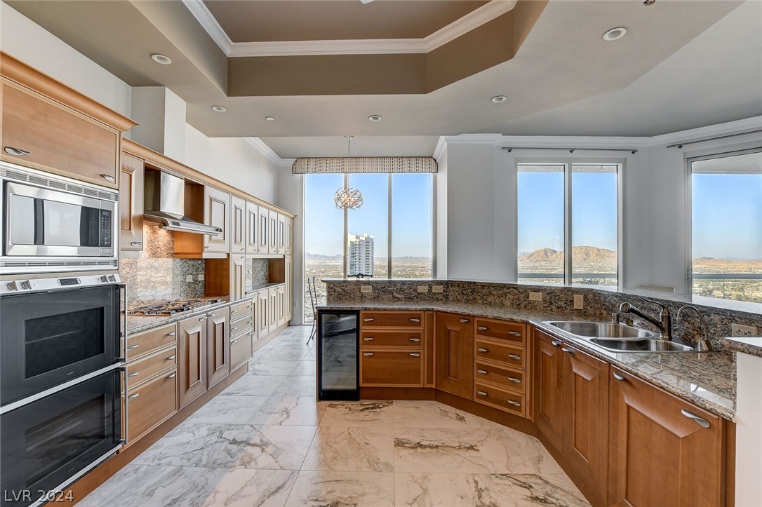 2777 Paradise Road 3704