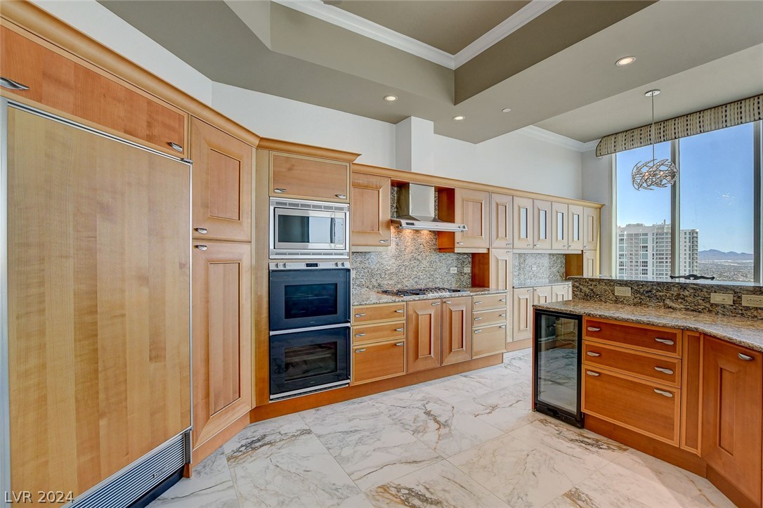 2777 Paradise Road 3704