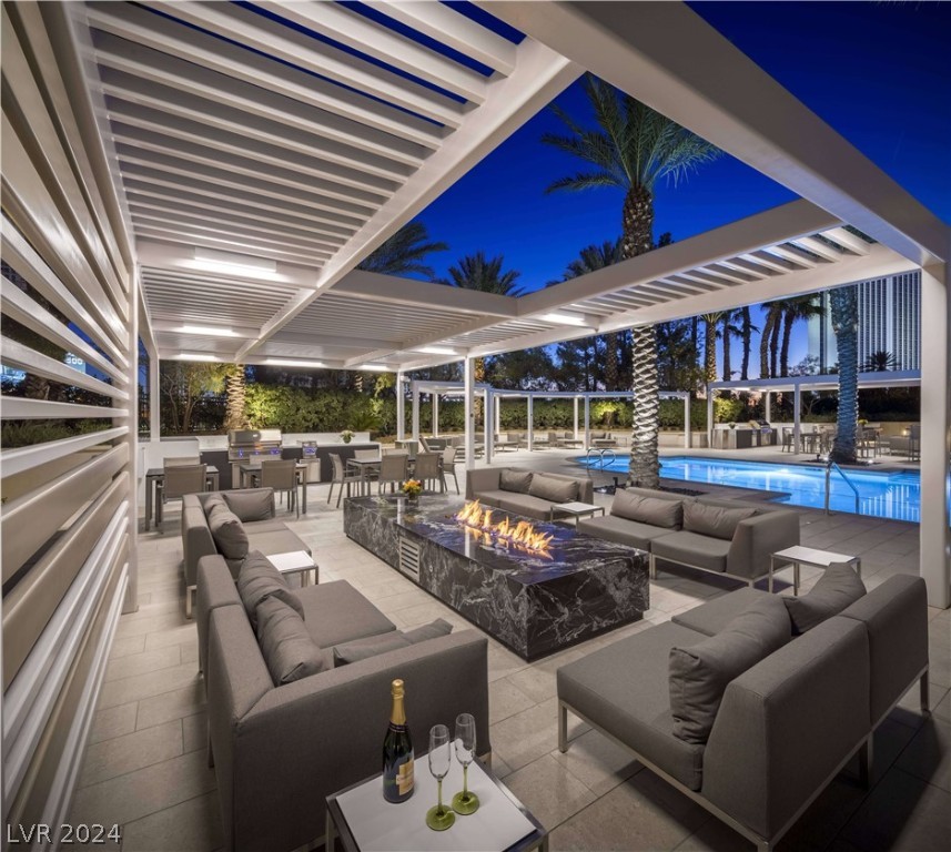 2777 Paradise Road 3704