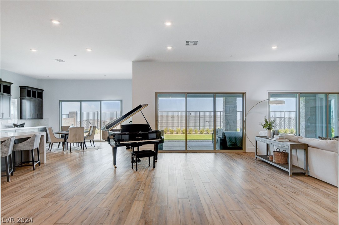 488 Mojave Arch Street