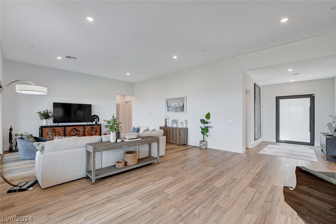 488 Mojave Arch Street