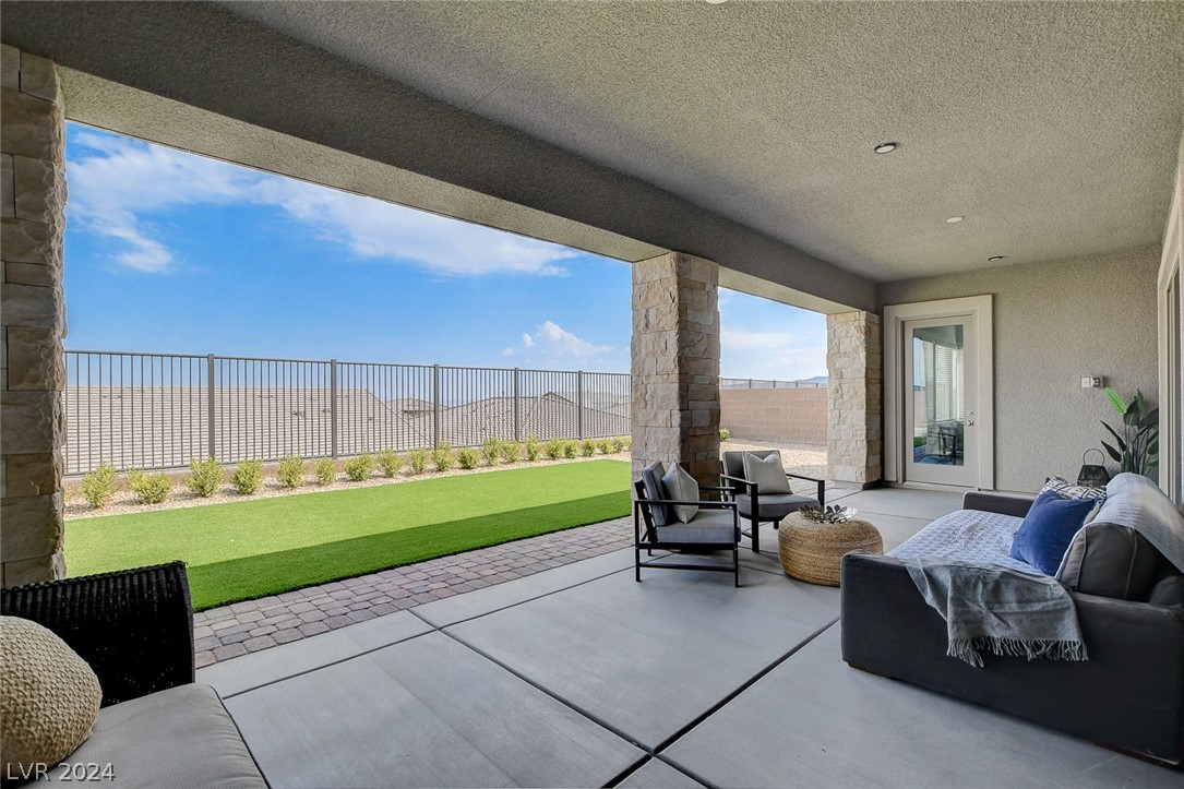 488 Mojave Arch Street