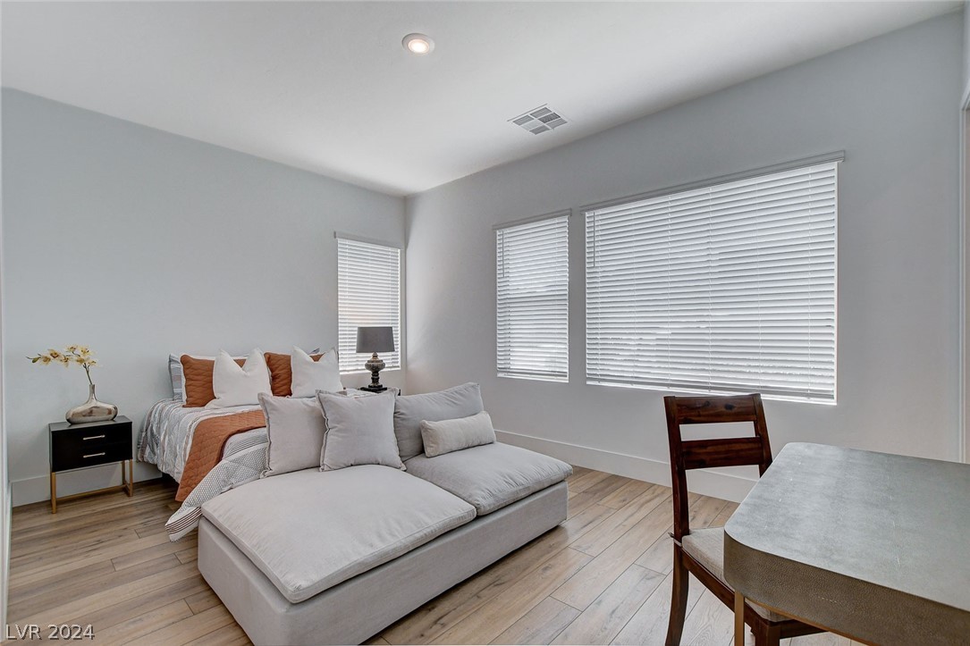 488 Mojave Arch Street