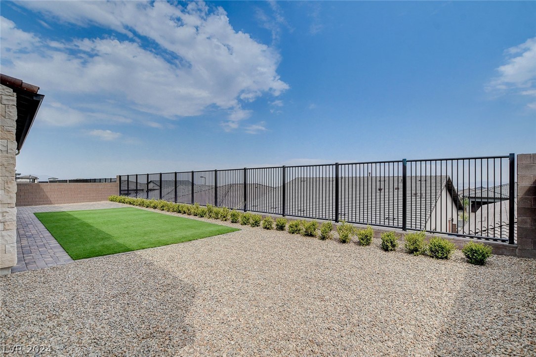 488 Mojave Arch Street