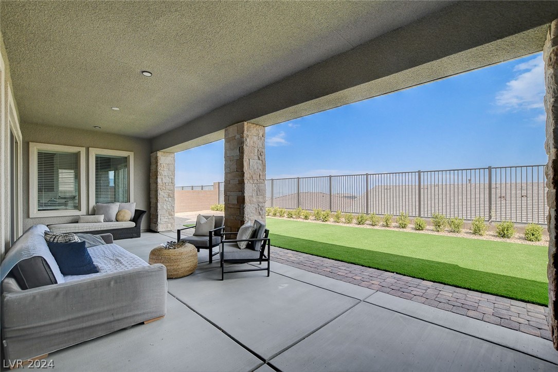 488 Mojave Arch Street