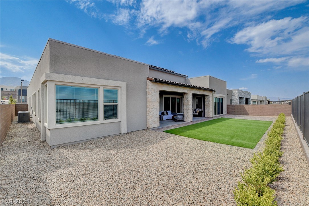 488 Mojave Arch Street