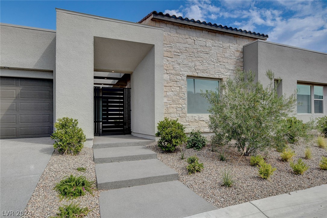 488 Mojave Arch Street