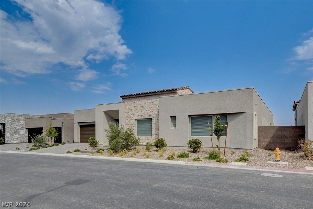 488 Mojave Arch Street