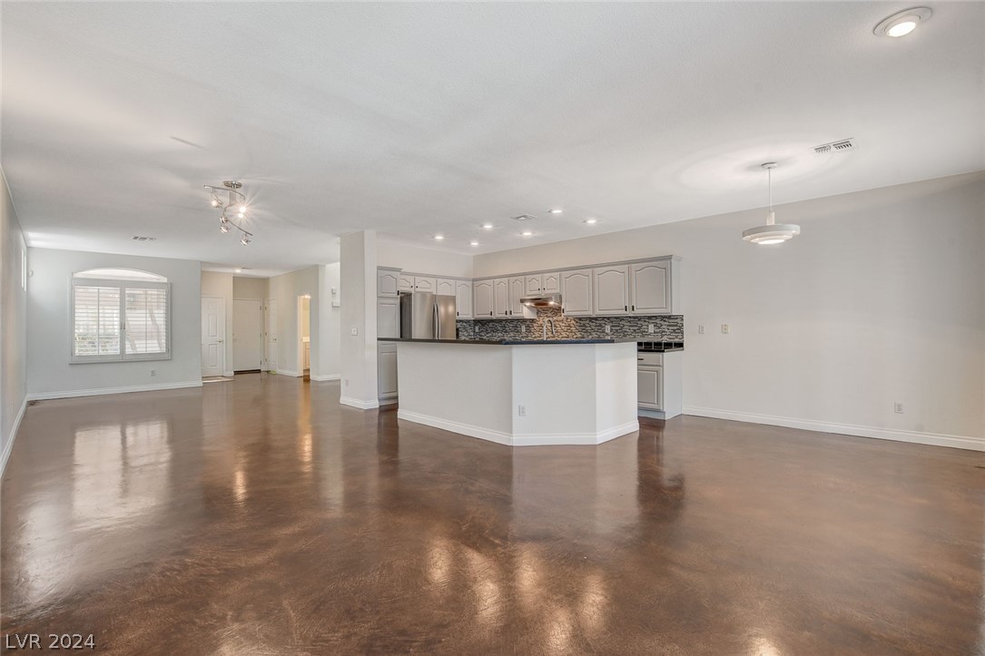 9420 San Laguna Court 104