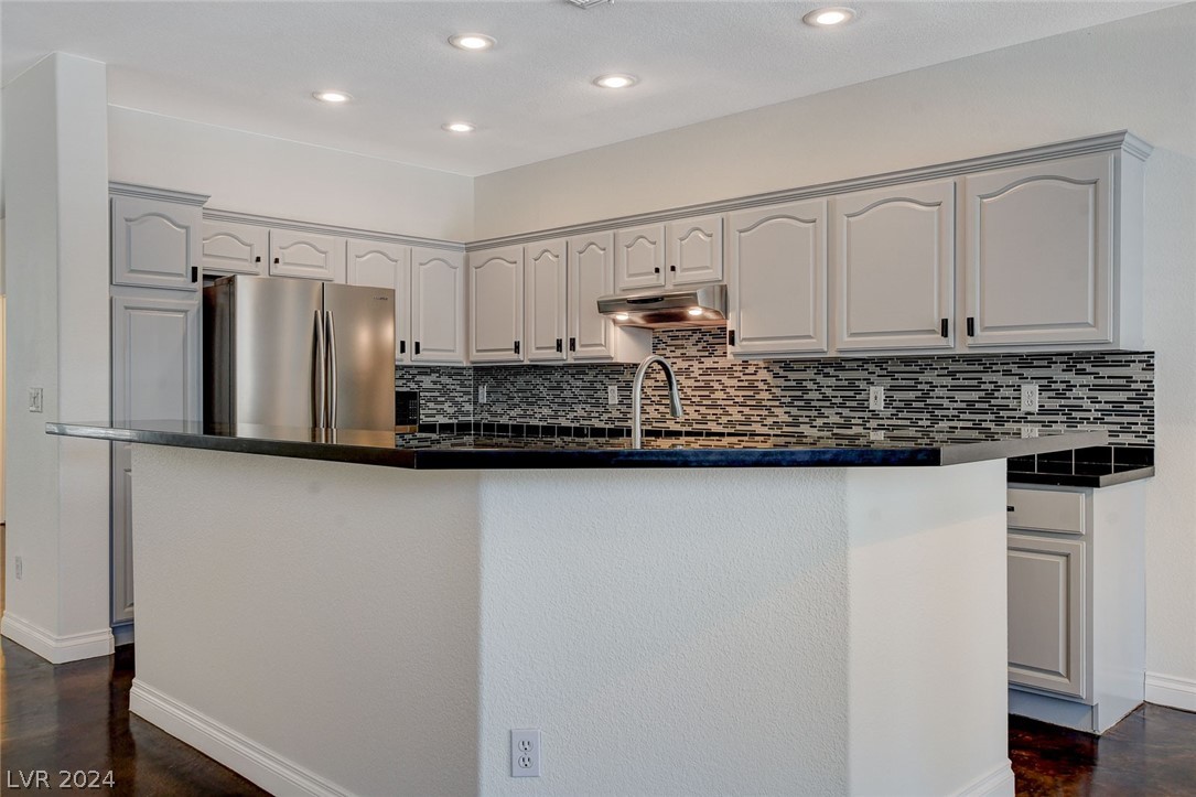 9420 San Laguna Court 104