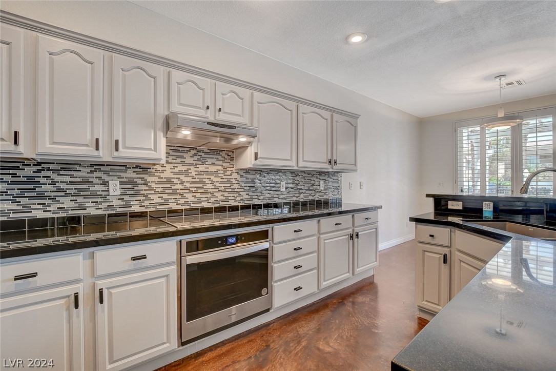 9420 San Laguna Court 104