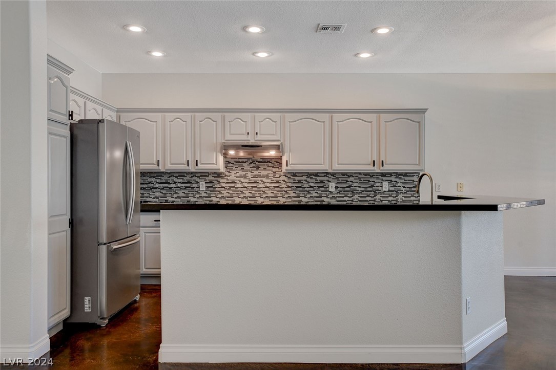 9420 San Laguna Court 104