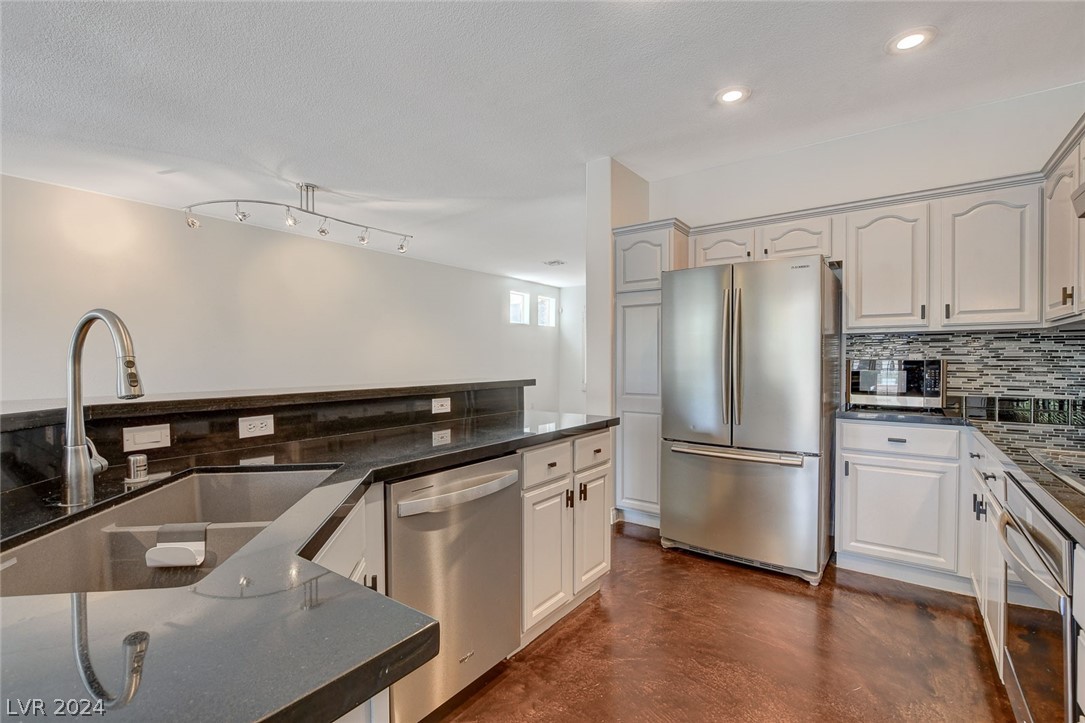 9420 San Laguna Court 104