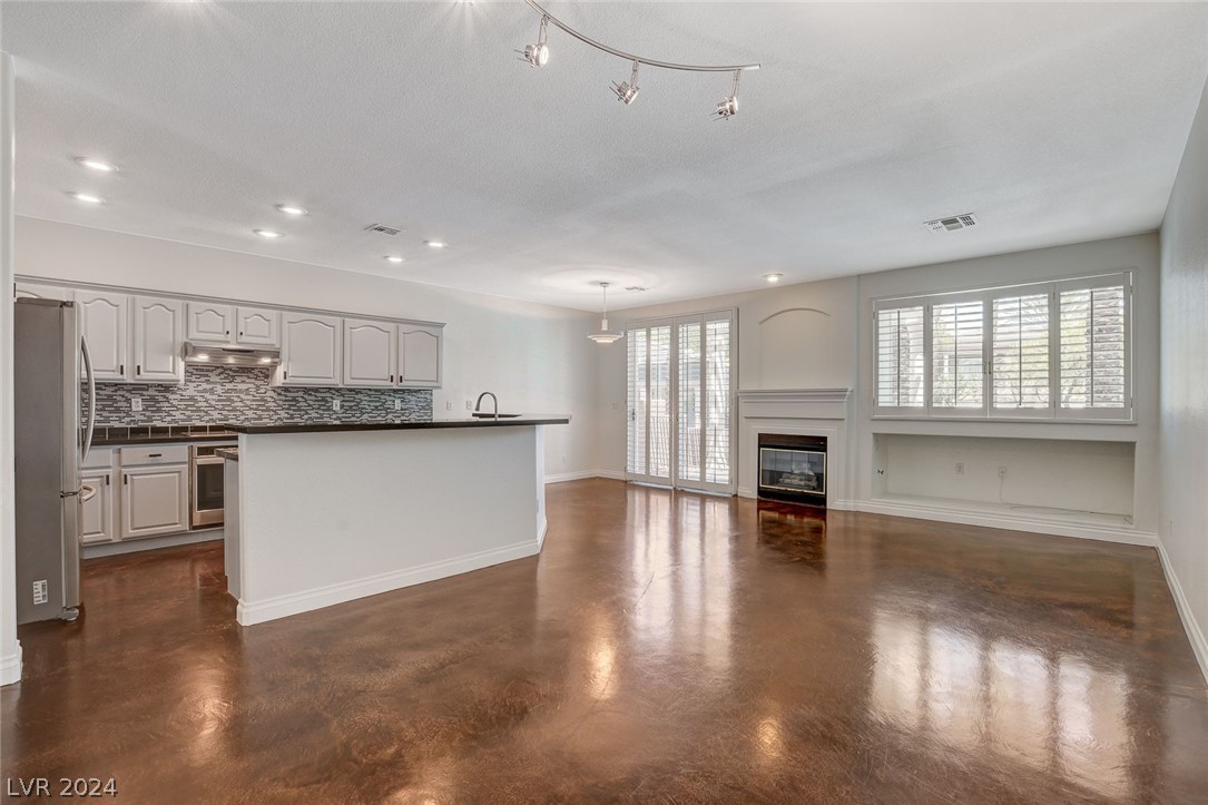 9420 San Laguna Court 104