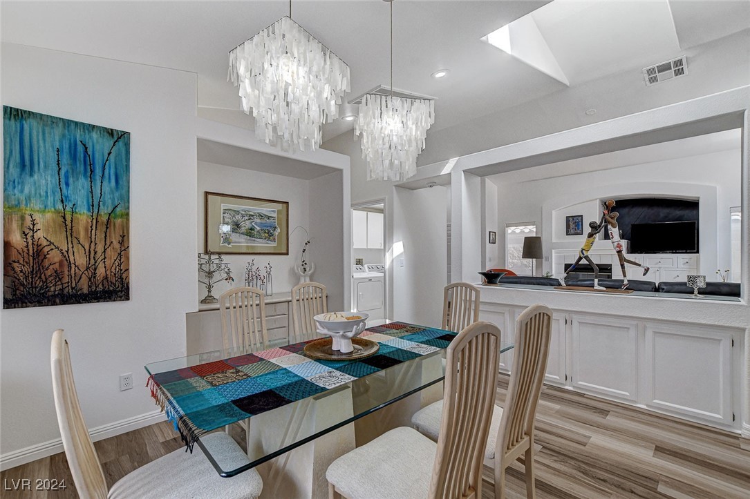 10529 Shadowland Avenue