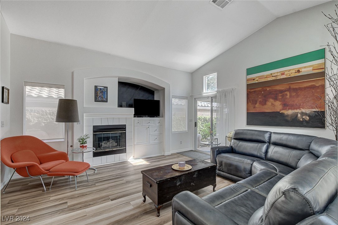 10529 Shadowland Avenue