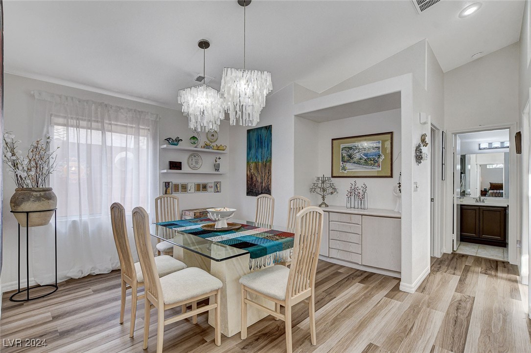 10529 Shadowland Avenue