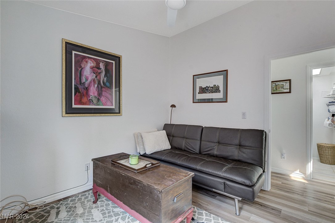 10529 Shadowland Avenue