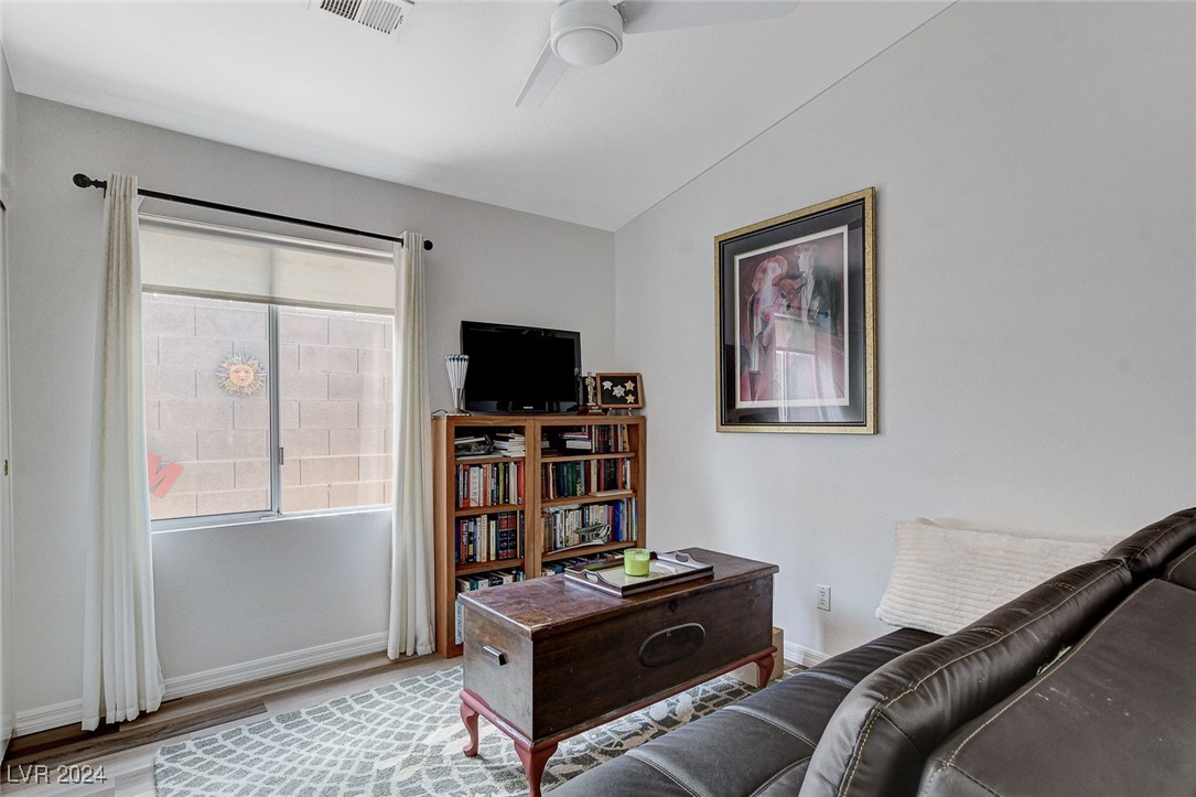 10529 Shadowland Avenue