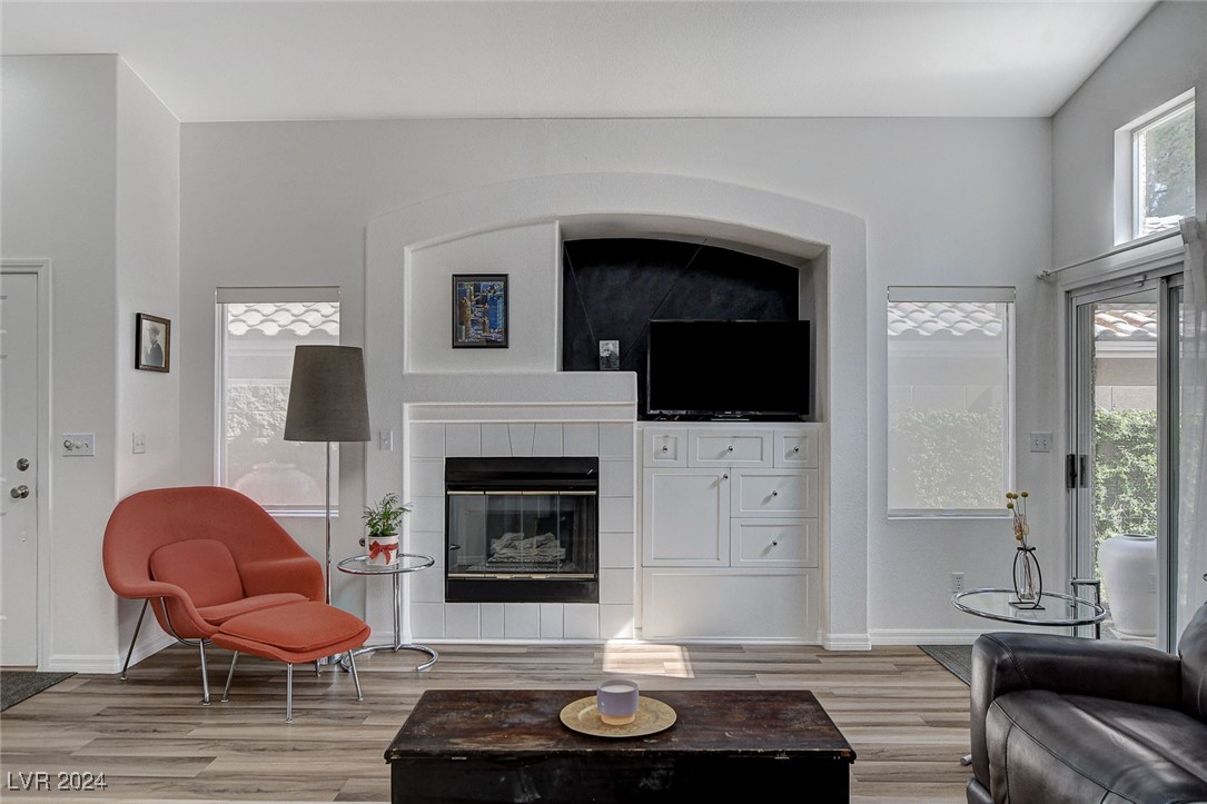 10529 Shadowland Avenue